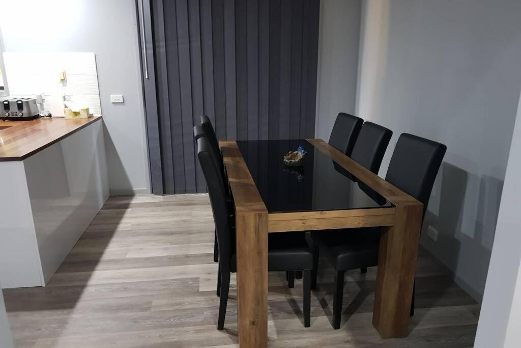 Blue Wren Bnb Bathurst Bagian luar foto